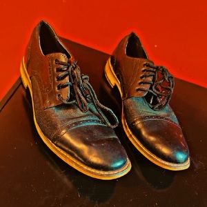 Size 10.5 Bar III Black Dress Shoes. Nothing wrong with em. Bottoms, Laces, etc